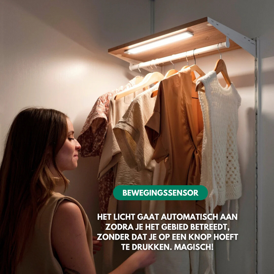 Lampa z czujnikiem ruchu | 1+2 GRATIS